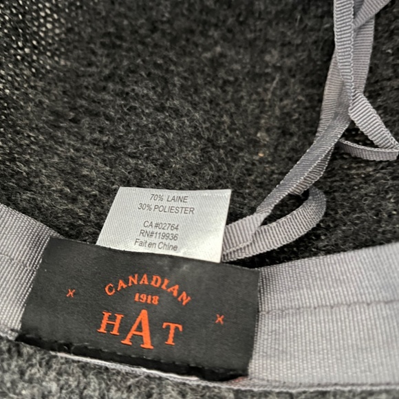 Canadian wool hat - Picture 6 of 7